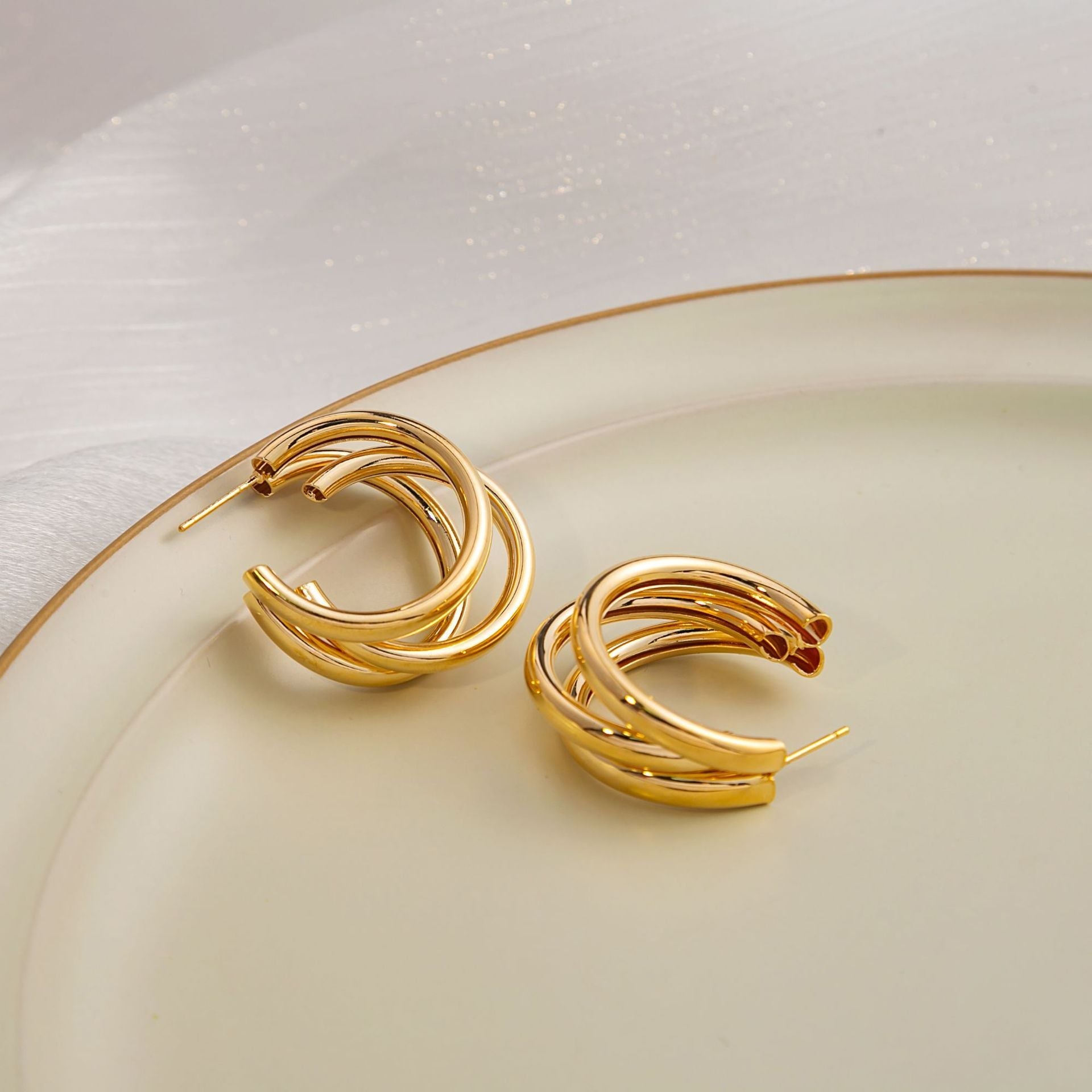 Fashion Geometry Pattern Stud Earrings Silver Needle Retro Hoop Earrings - Norellé