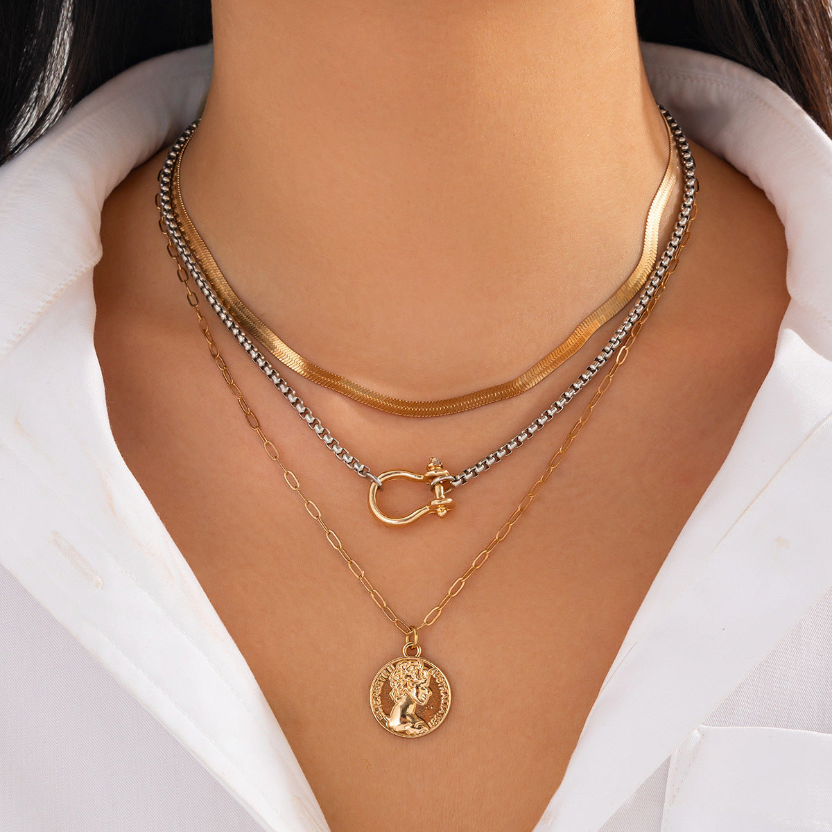 Vintage Ins Portrait Pendant Necklace Suit - Norellé
