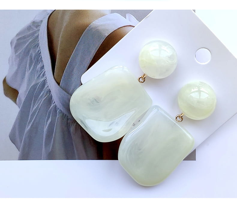 Metallic Texture Transparent Resin Earrings