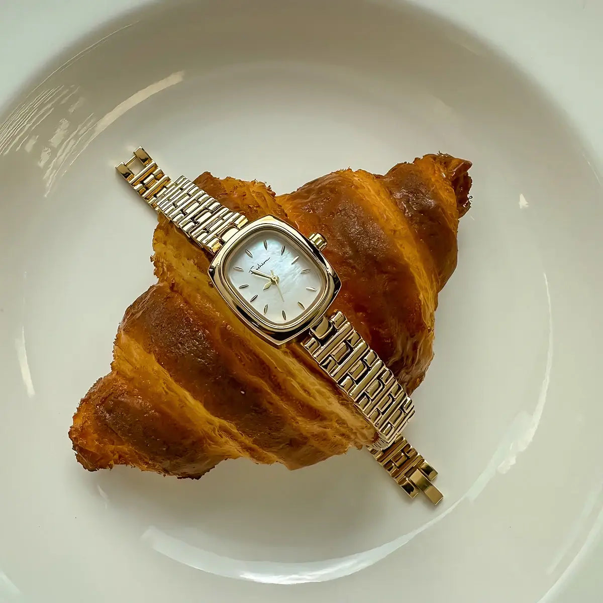 Gold Color Plated Stainless Steel Quartz Mechanism Watch