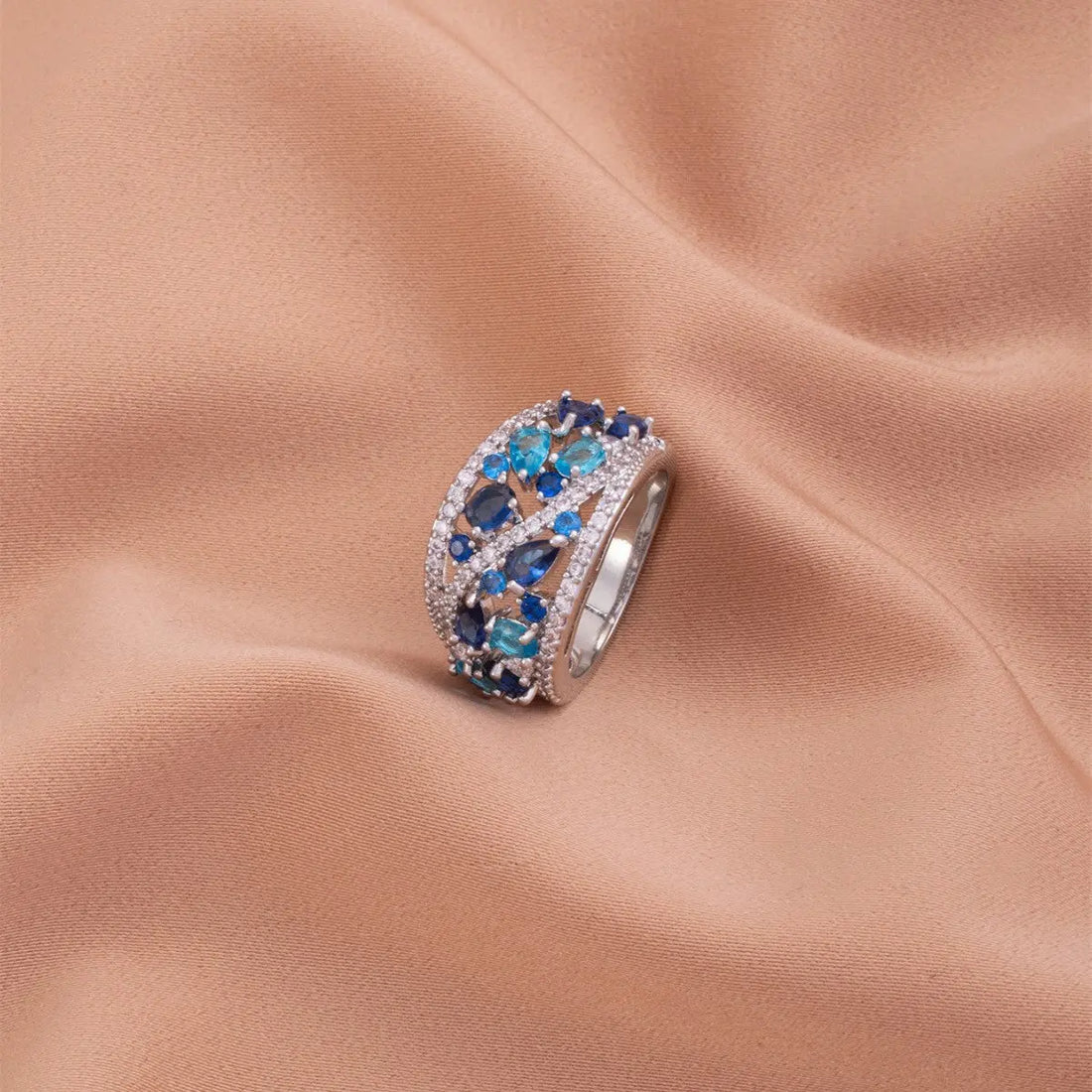 Round Hollow Advanced Texture Ring Unique - Norellé