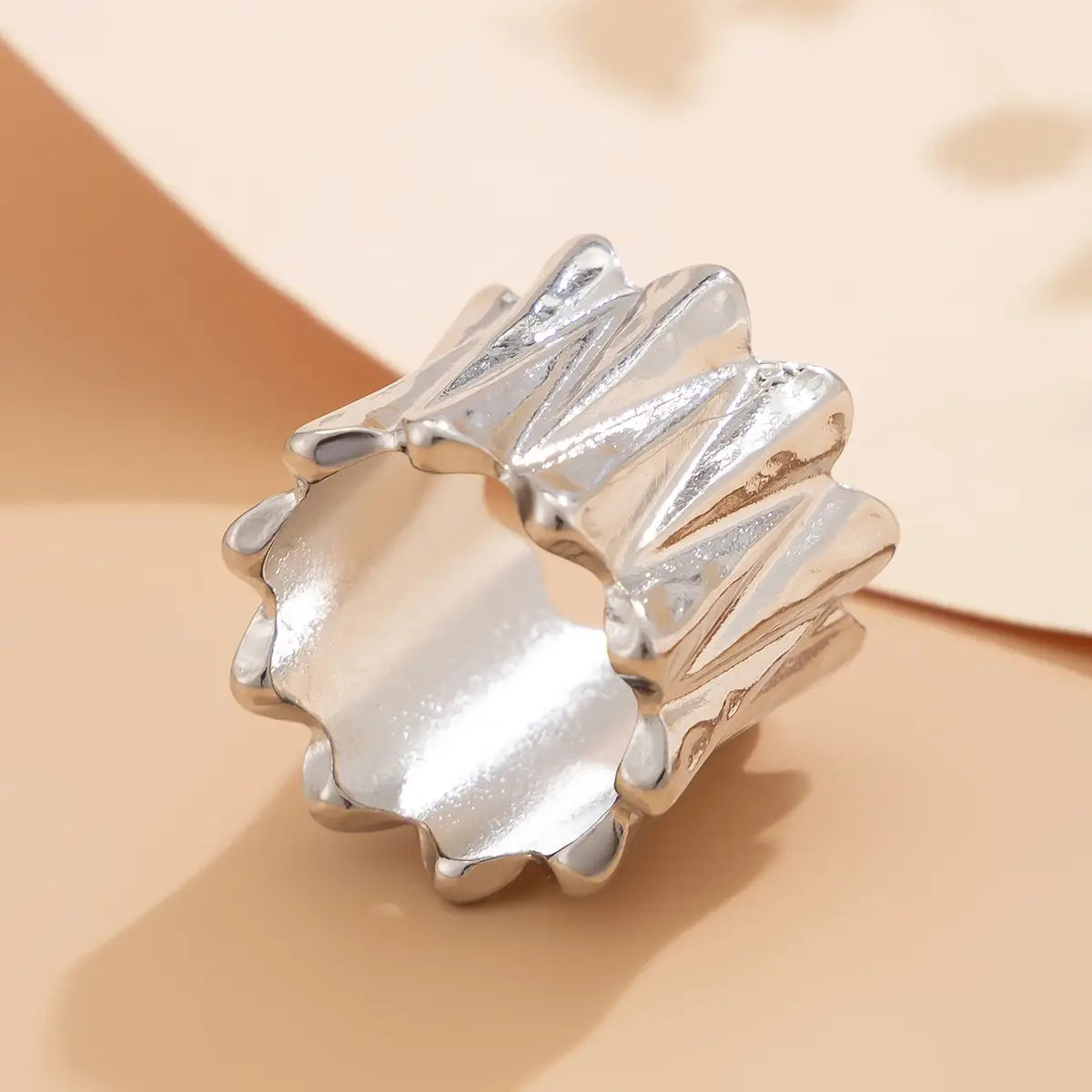 Ornament Hip Hop Style Irregular Glossy Twisted Ring