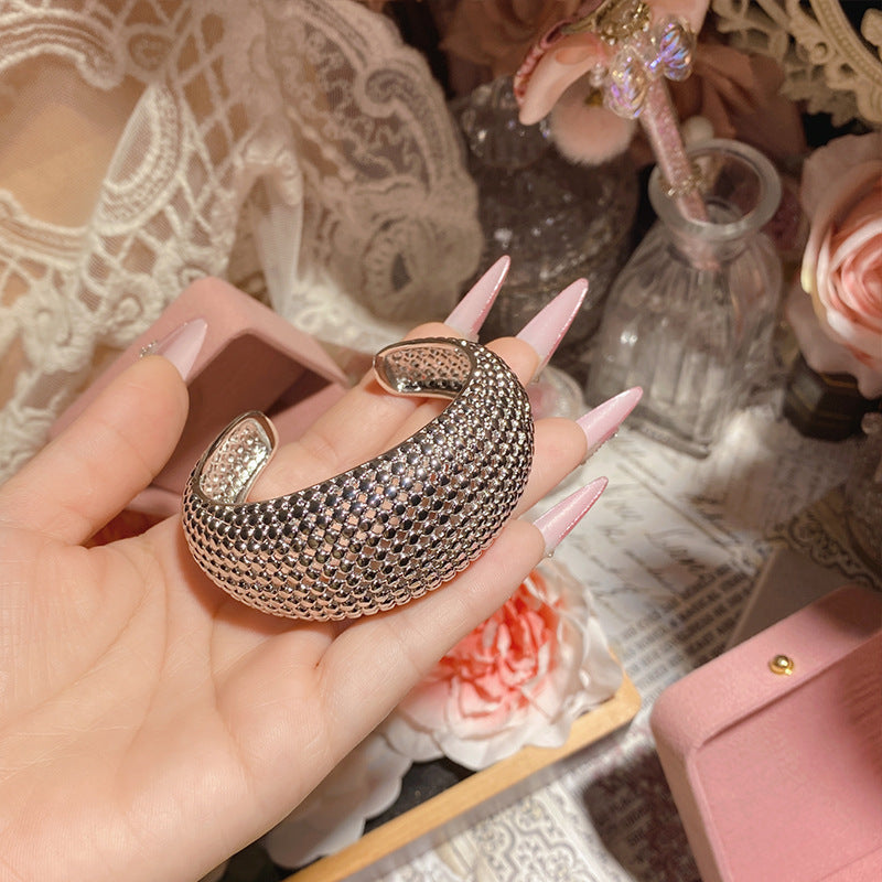 Hollow Ball Bracelet Suit Metallic White Gold Plated Eye-catching Ring - Norellé