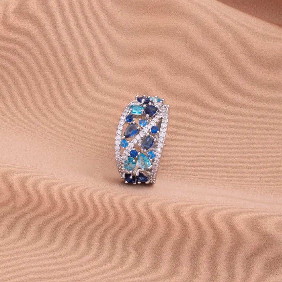 Round Hollow Advanced Texture Ring Unique - Norellé