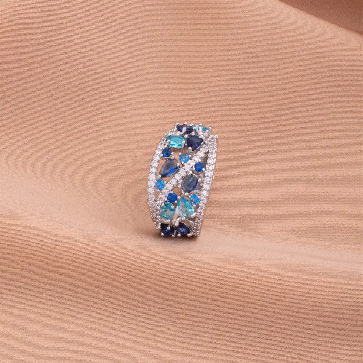 Round Hollow Advanced Texture Ring Unique - Norellé