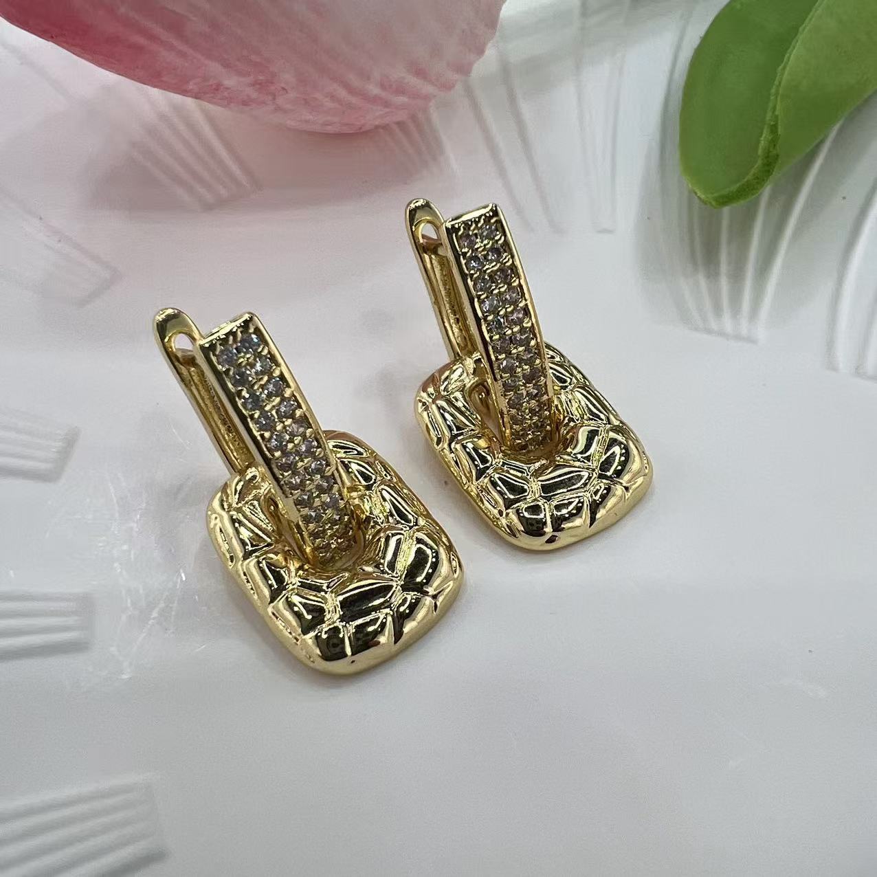 Creative Pure Copper Gold Plated Ear Clip Sterling Silver Needle - Norellé