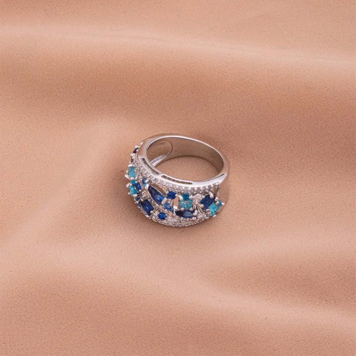 Round Hollow Advanced Texture Ring Unique - Norellé