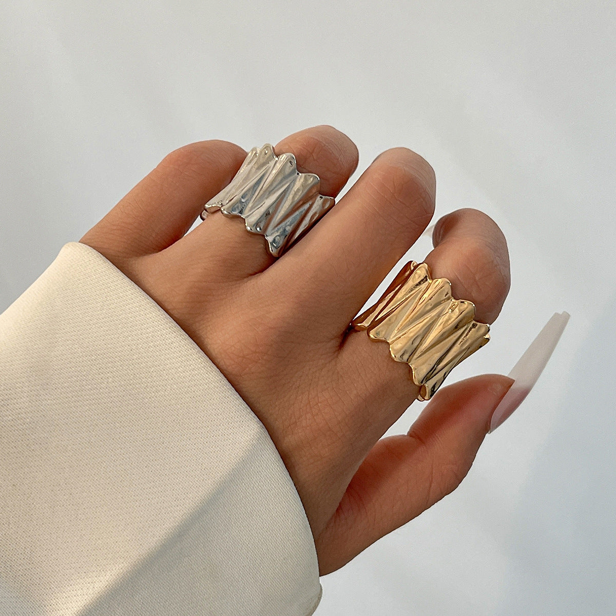 Ornament Hip Hop Style Irregular Glossy Twisted Ring - Norellé