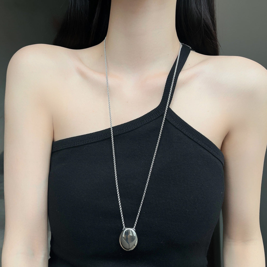 Titanium Steel Oval Pendant Necklace For Women Light Luxury Minority - Norellé