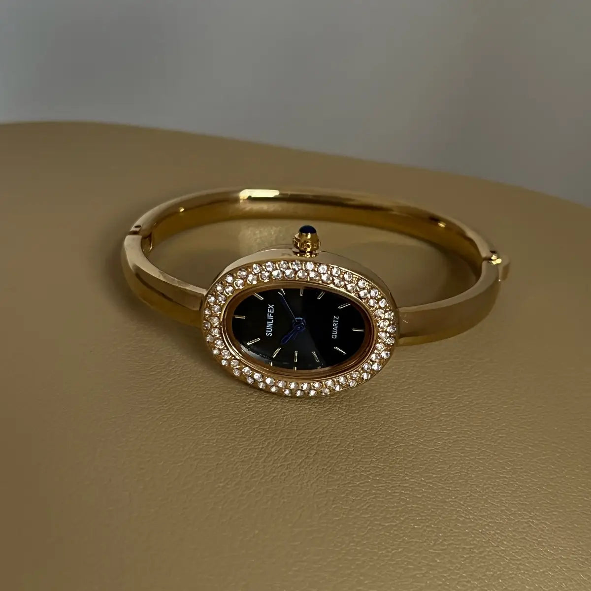 Women Quartz Watch Roman Numerals Vintage Simple Oval Clock Stainless Steel