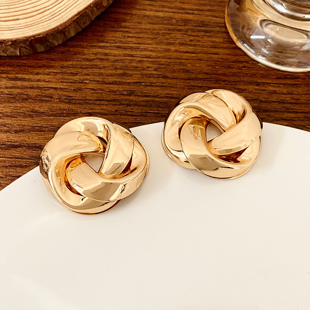 All-match Twisted Alloy Stud Earrings For Women - Norellé