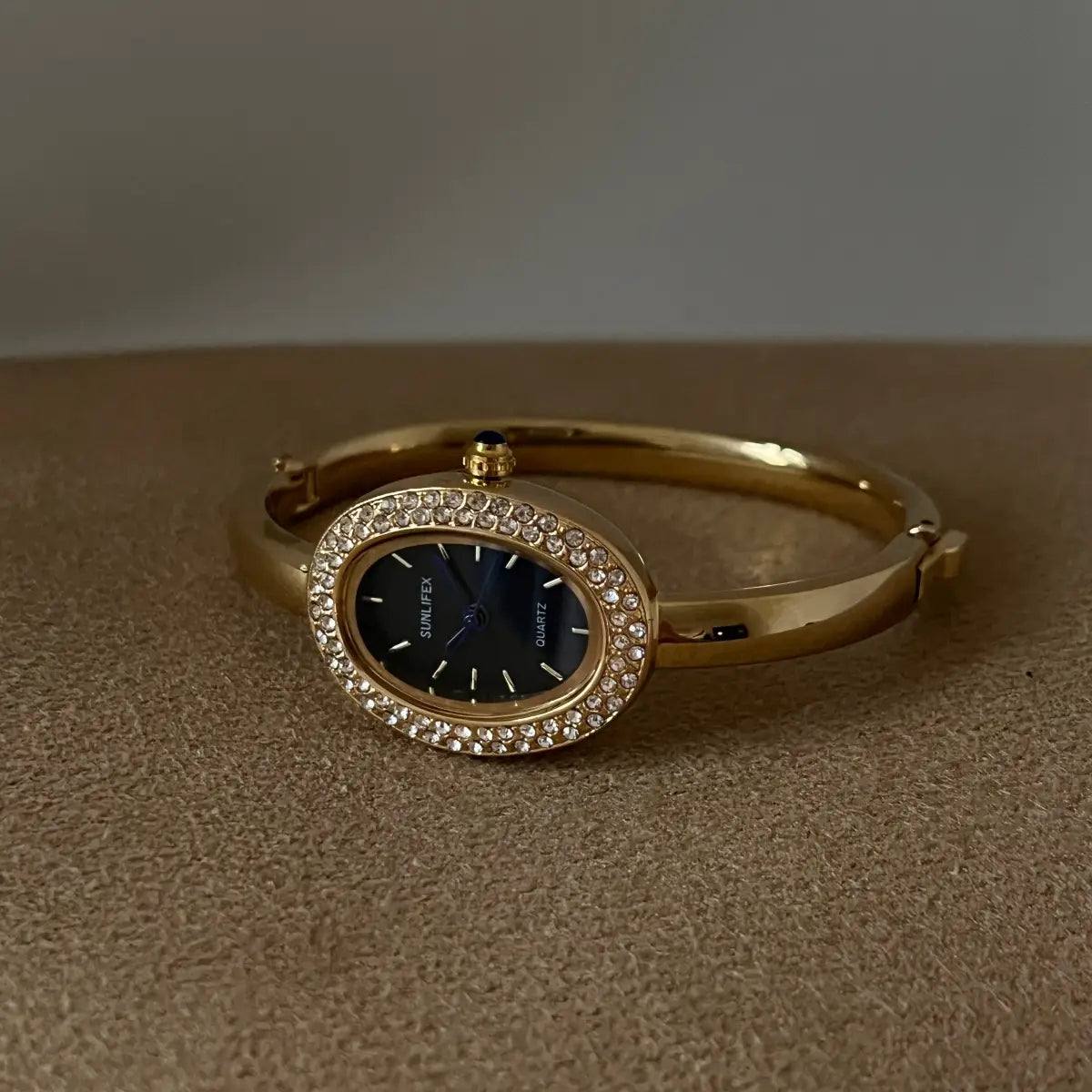 Women Quartz Watch Roman Numerals Vintage Simple Oval Clock Stainless Steel