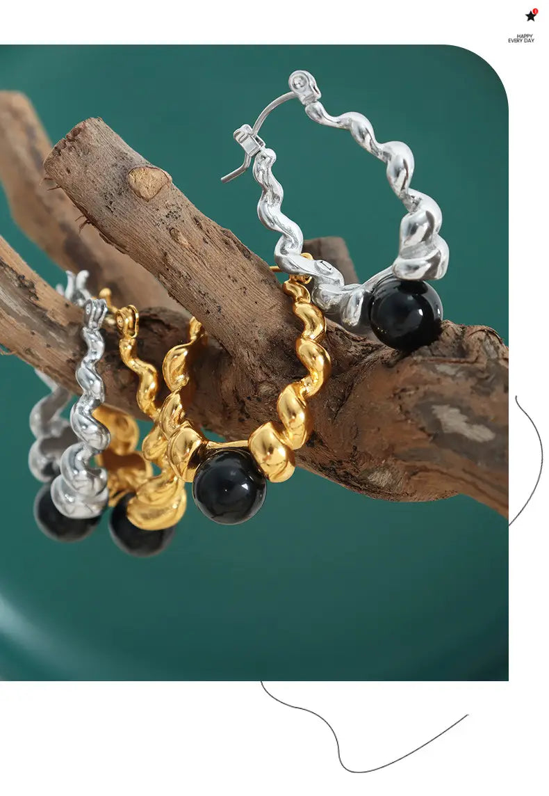 Women’s Fashion Geometry Pattern Metal Hollow Thread Earrings