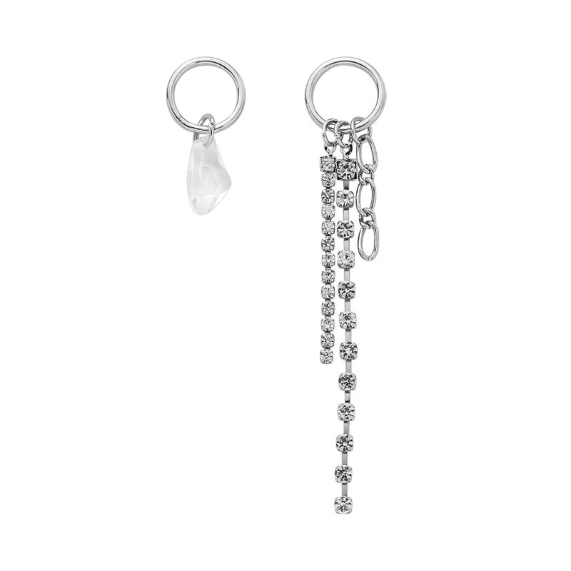 Simple Retro Asymmetric Tassel Shiny Diamond Ear Studs - Norellé