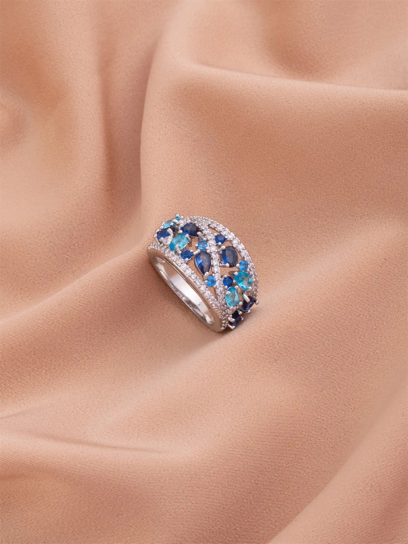 Round Hollow Advanced Texture Ring Unique - Norellé
