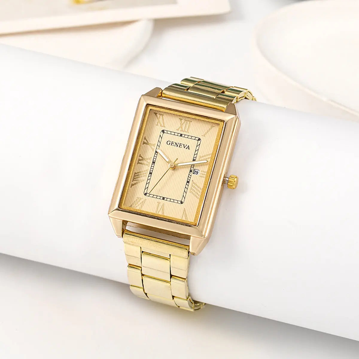 Retro Simple Stylish Square Dial Calendar Quartz Watch - Norellé
