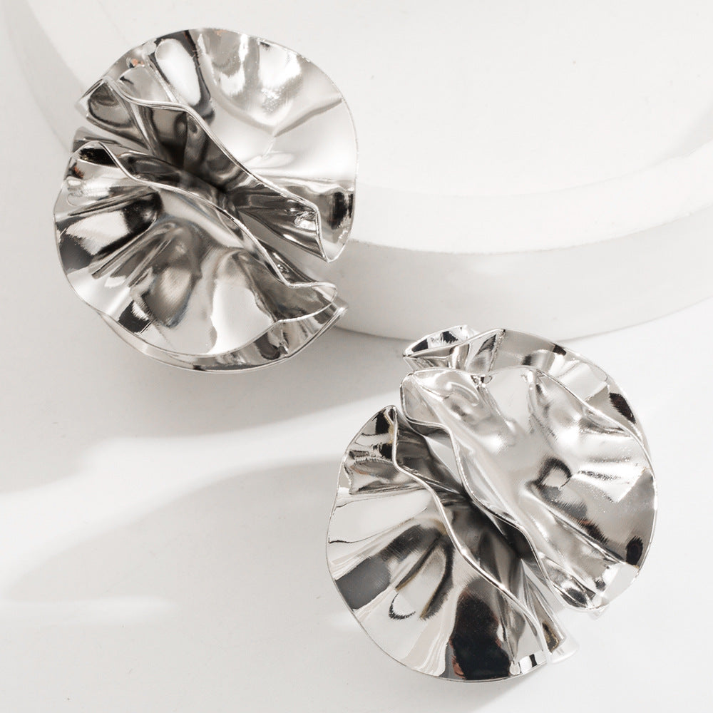 Metal Petal Flower Stud Earrings - Norellé