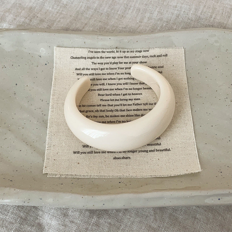 Women's Stylish Retro Minimalism Niche Resin Bracelet Ring - Norellé