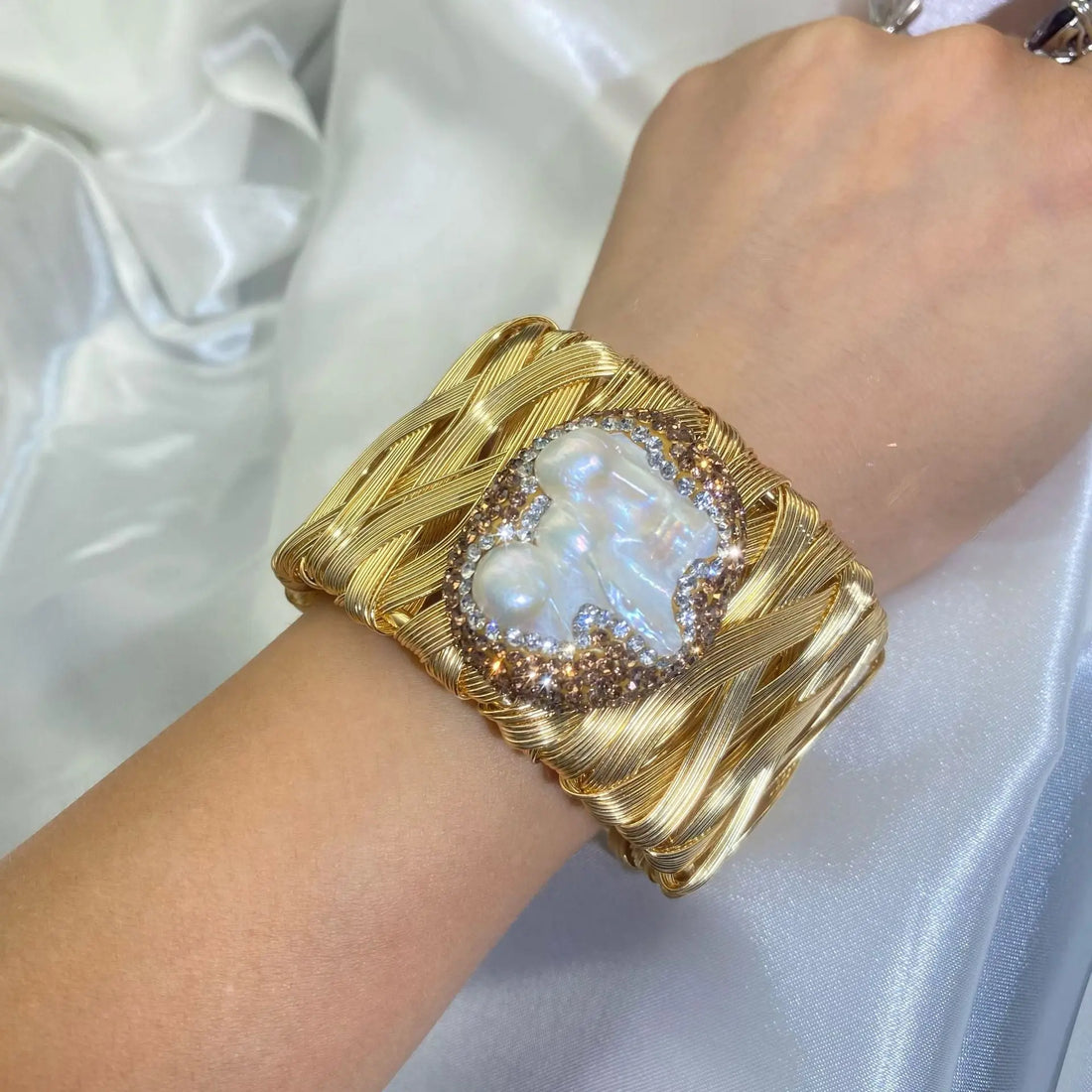 Natural Light Design Luxury Baroque Bracelet - Norellé