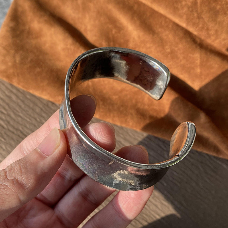 French Entry Lux Plain Bracelet Female Niche Design Glossy Wide Surface - Norellé