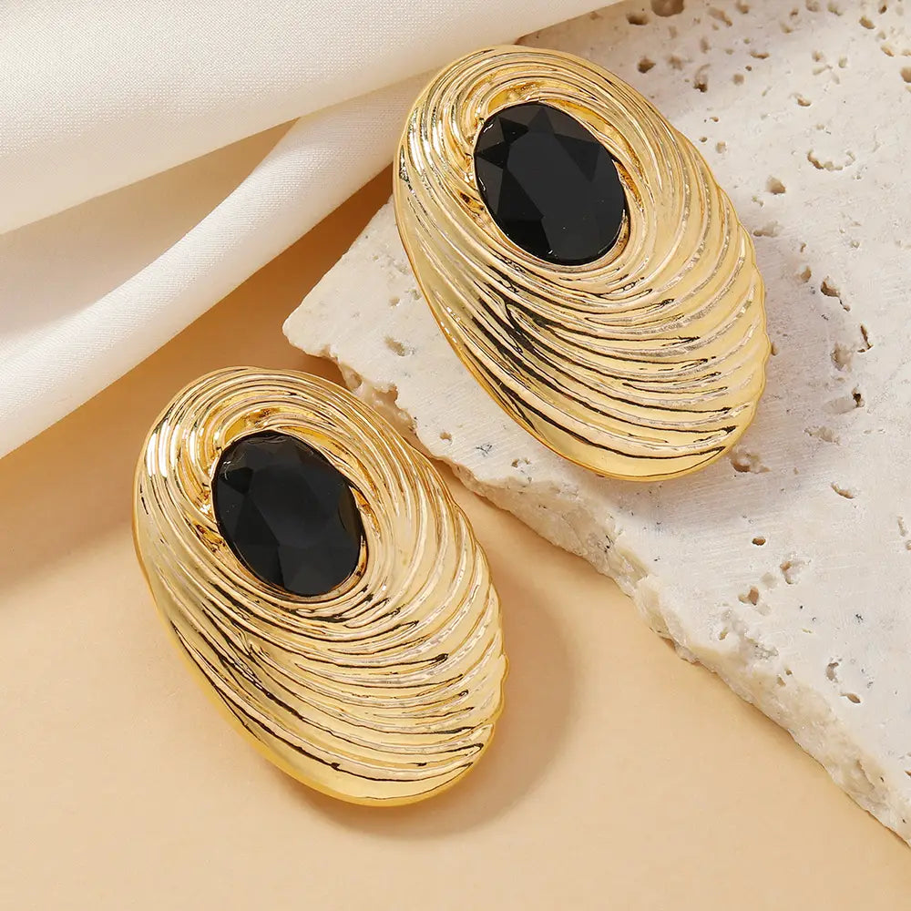 Women’s Vintage Court Style Cocoon-shaped Oval Earrings