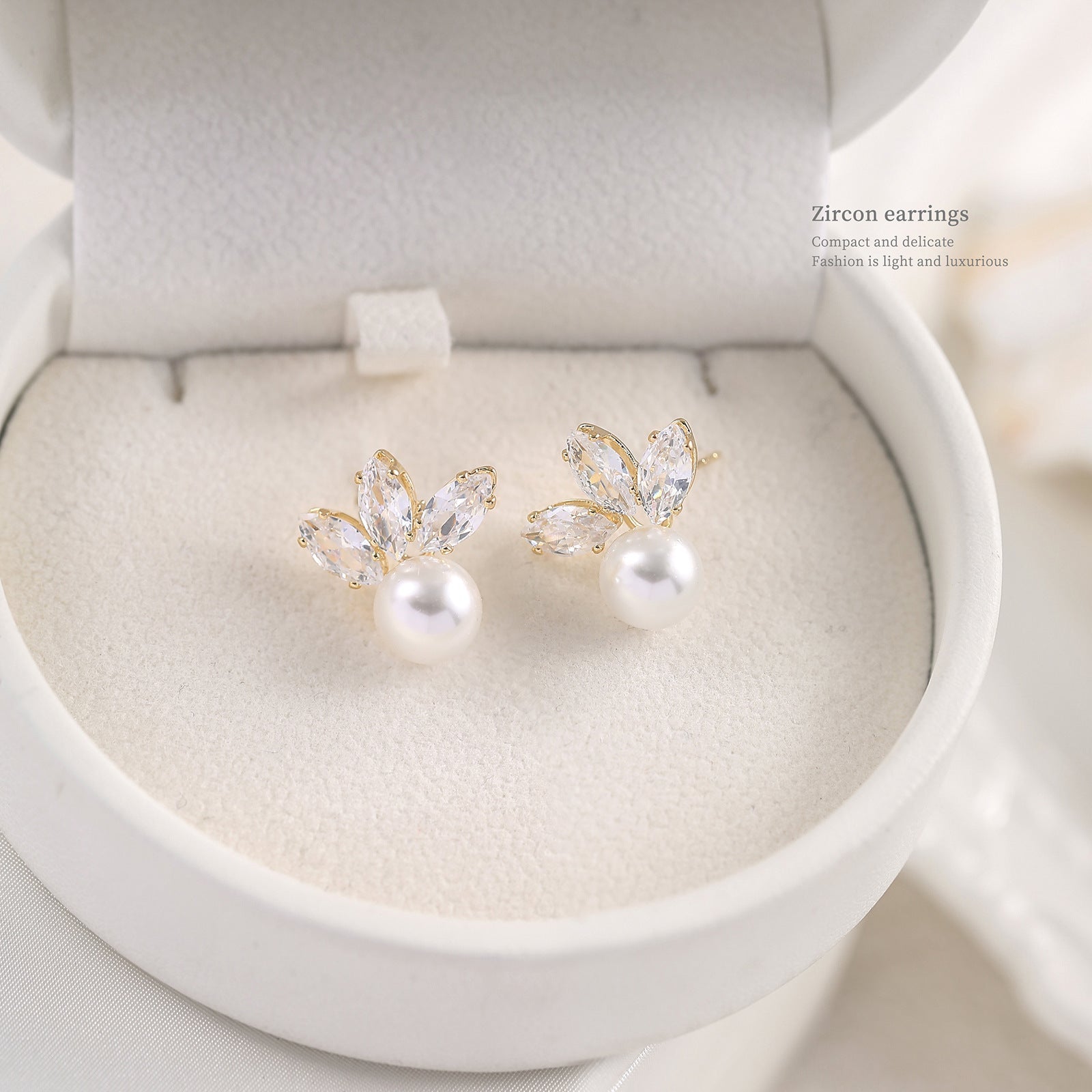 925 High-grade Three-petal Zircon Leaf Earrings - Norellé