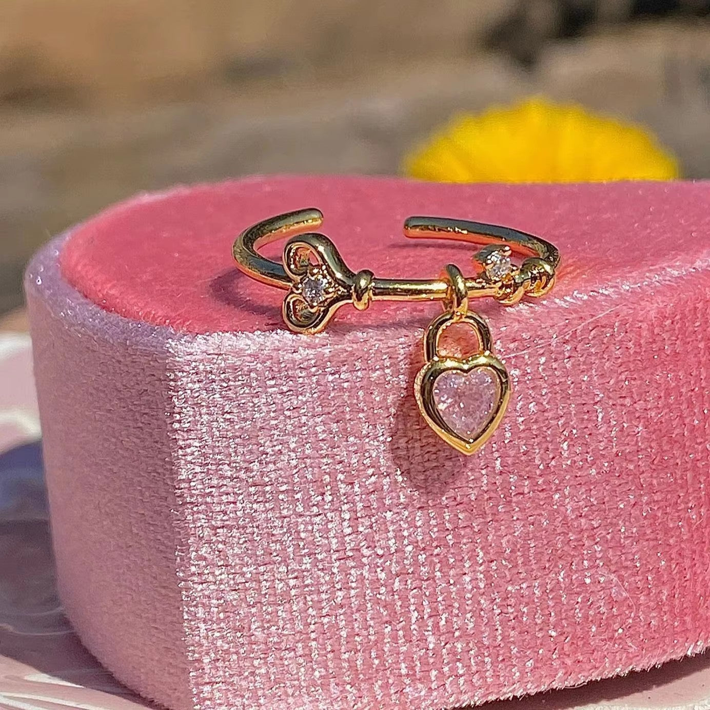 Women's Fashion Simple Heart-shaped Creative Ring - Norellé