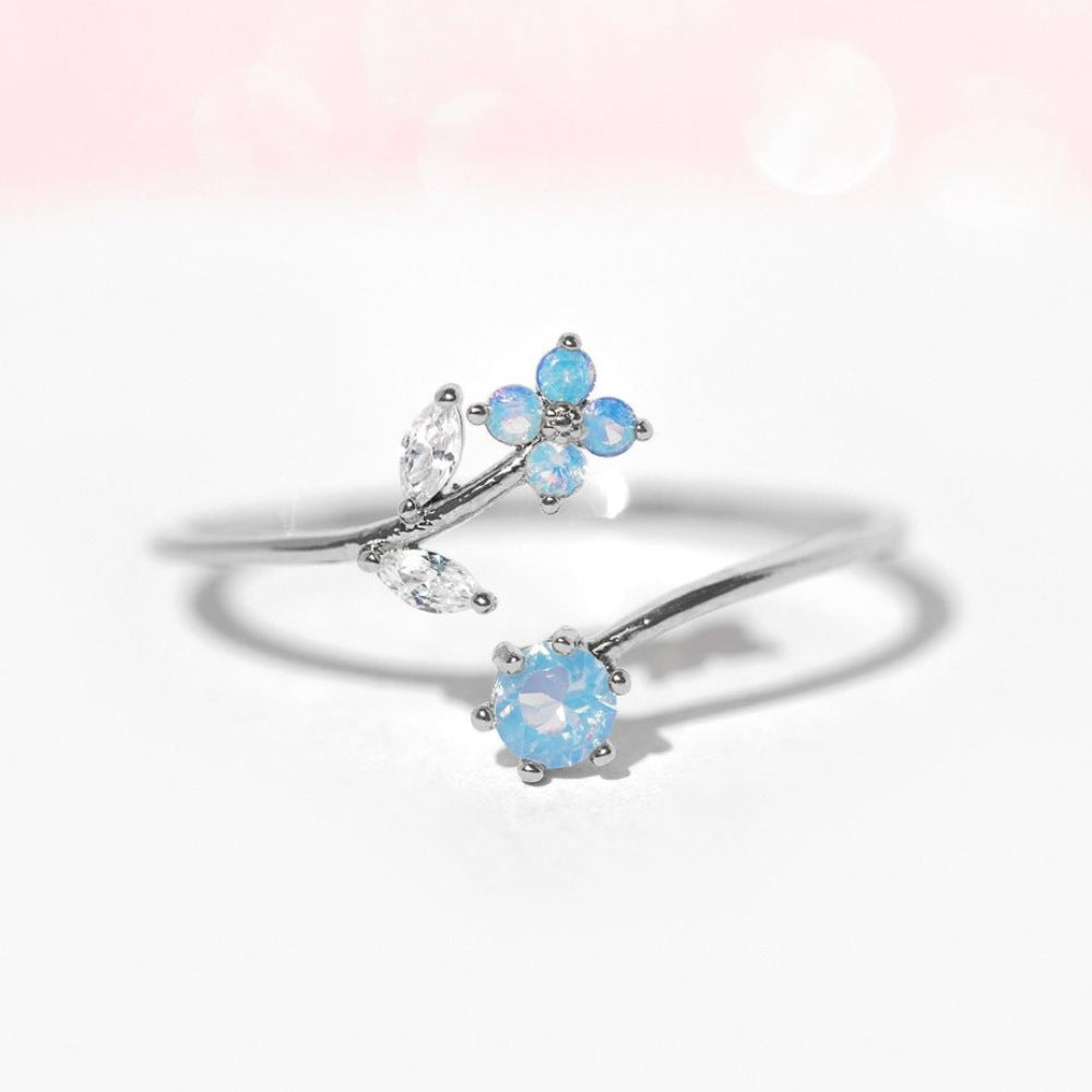 Triangle Diamond Small Blue Bouquet Ring - Norellé