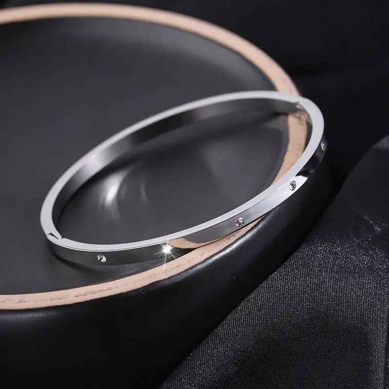 Fashion Simple Rhinestone 18k Non-fading Bracelet - Norellé