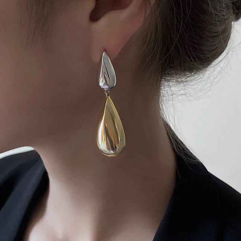 Contrast Color Glossy Water Drop Asymmetric Earrings - Norellé