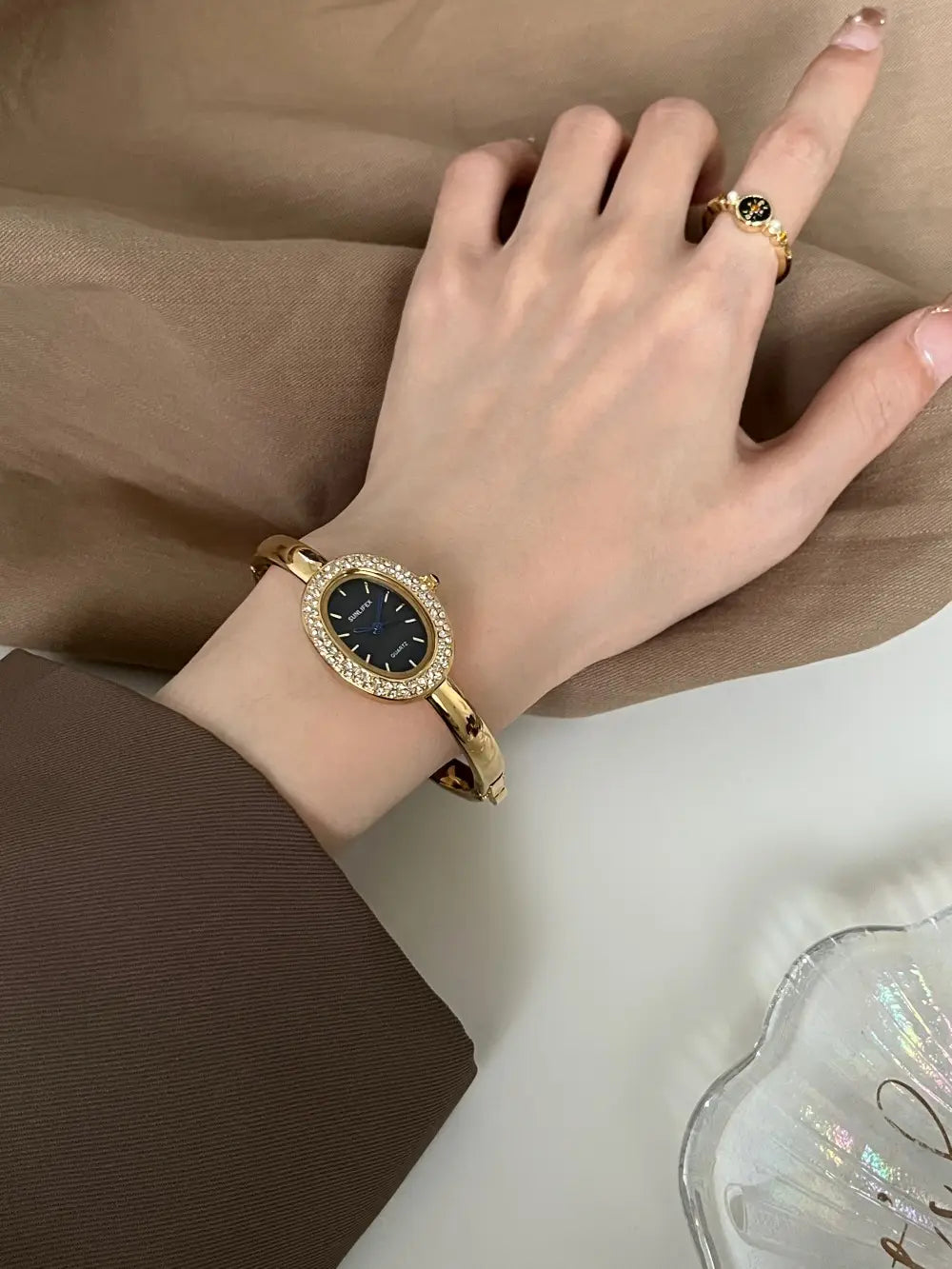 Women Quartz Watch Roman Numerals Vintage Simple Oval Clock Stainless Steel