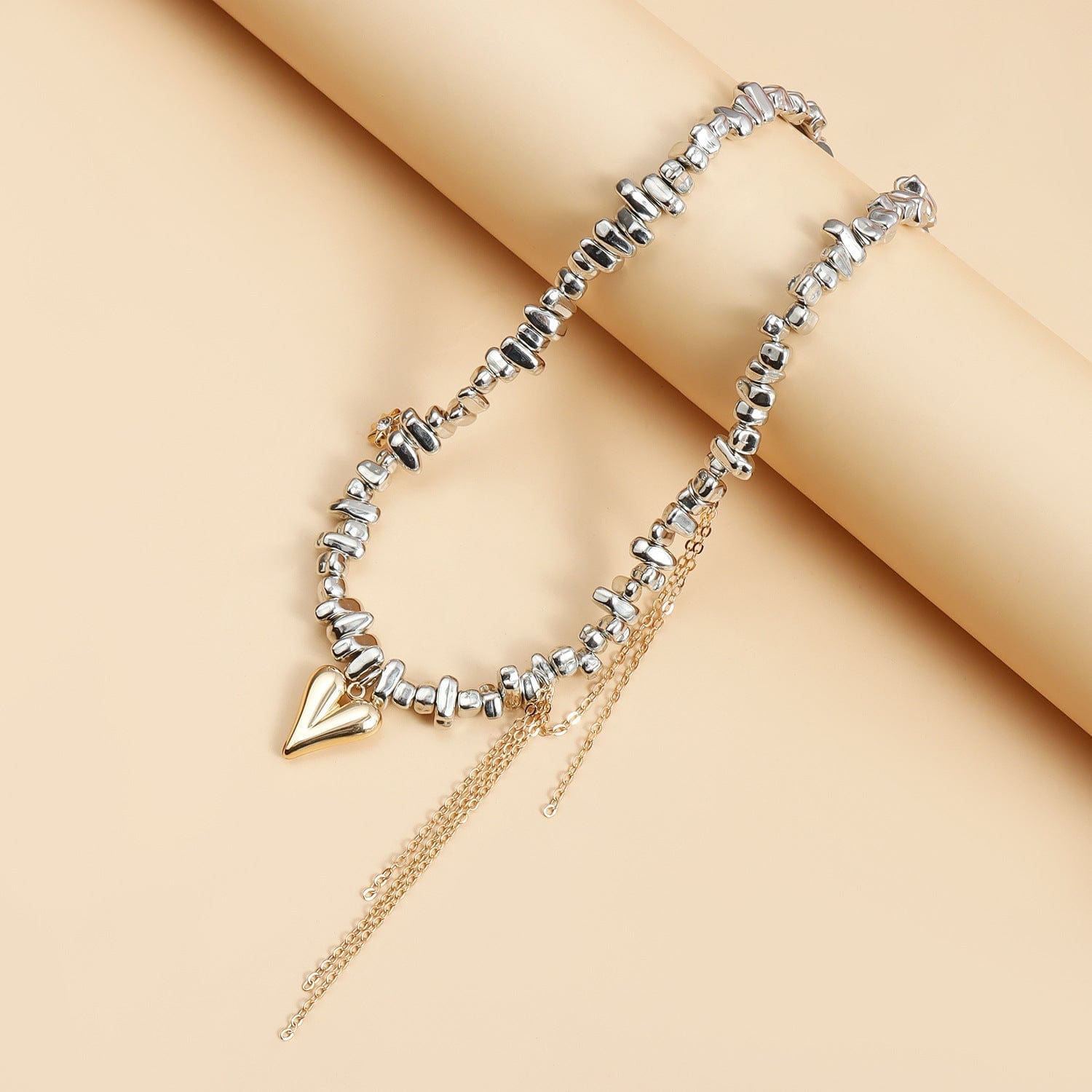 Heart Tassel Pendant Irregular Beaded Clavicle Necklace - Norellé