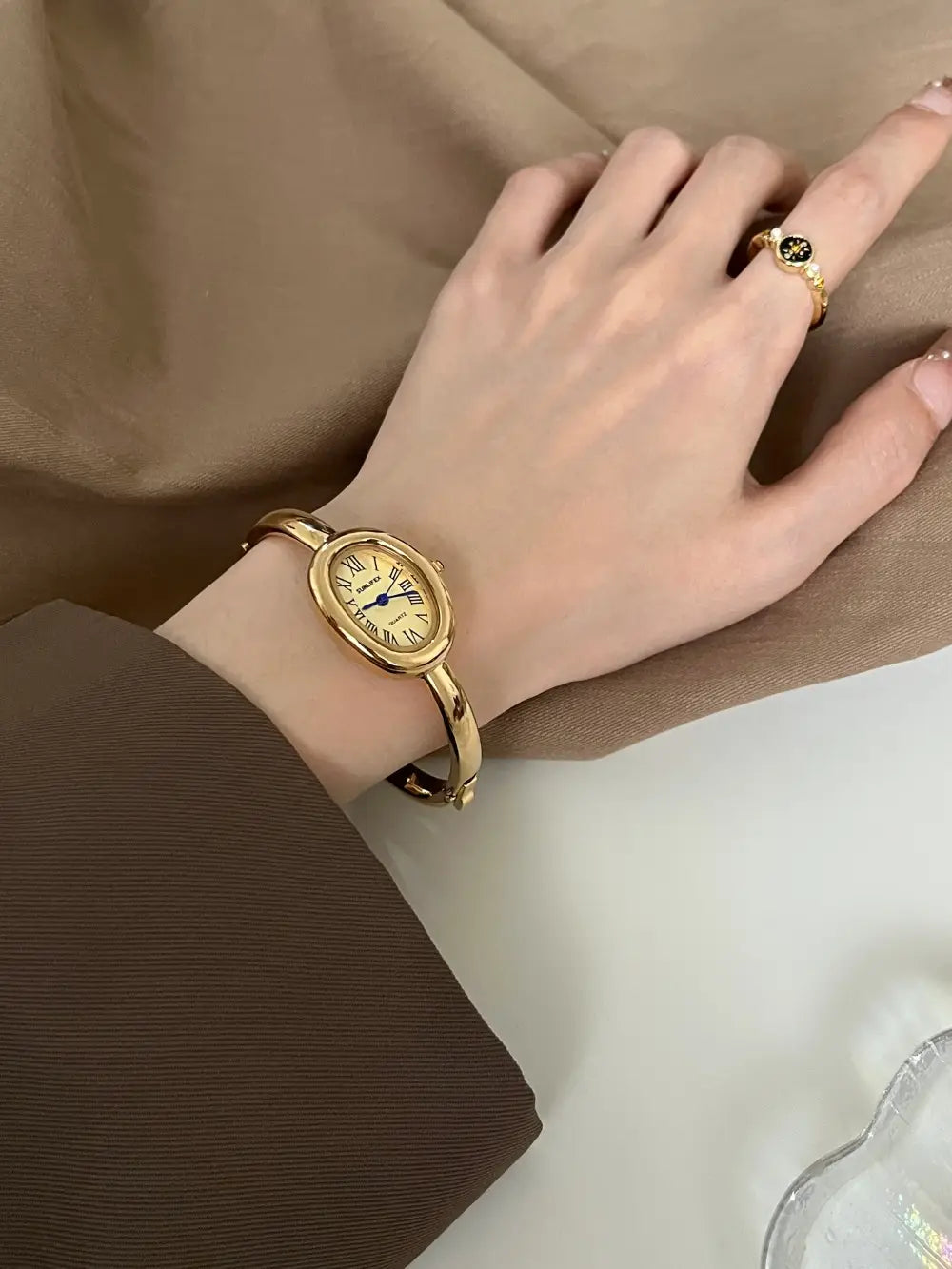 Women Quartz Watch Roman Numerals Vintage Simple Oval Clock Stainless Steel