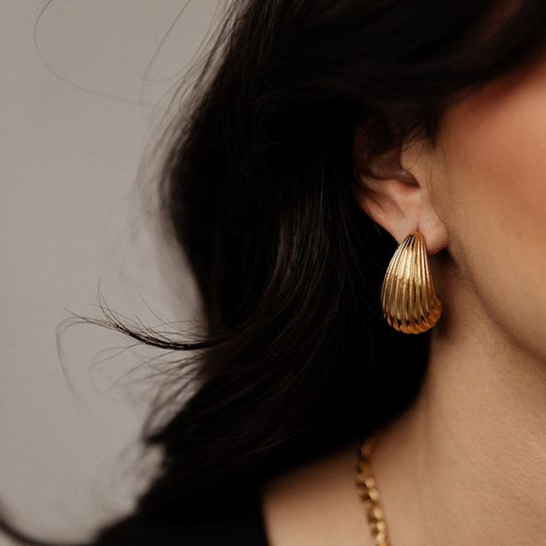 Exaggerated Advanced 18K Gold Stripes Water Drop Ear Studs Personality - Norellé
