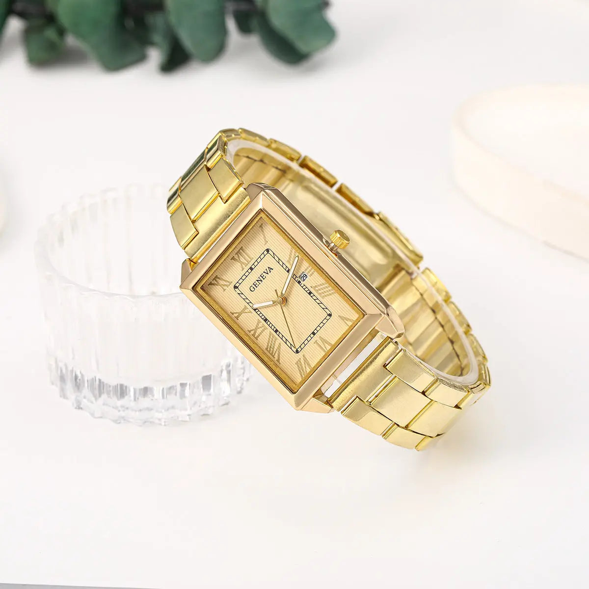 Retro Simple Stylish Square Dial Calendar Quartz Watch - Norellé