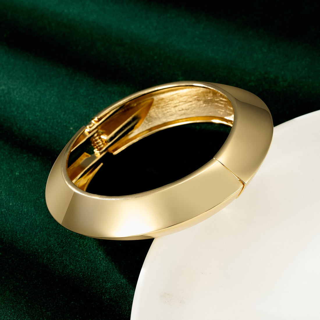 Retro Brushed Golden Simple Bracelet For Women - Norellé