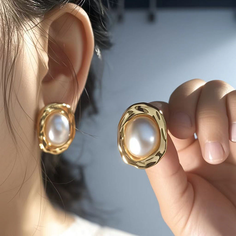 Oval Pearl Earrings Women's Light Luxury Graceful Personality Non-fading Titanium Steel - Norellé