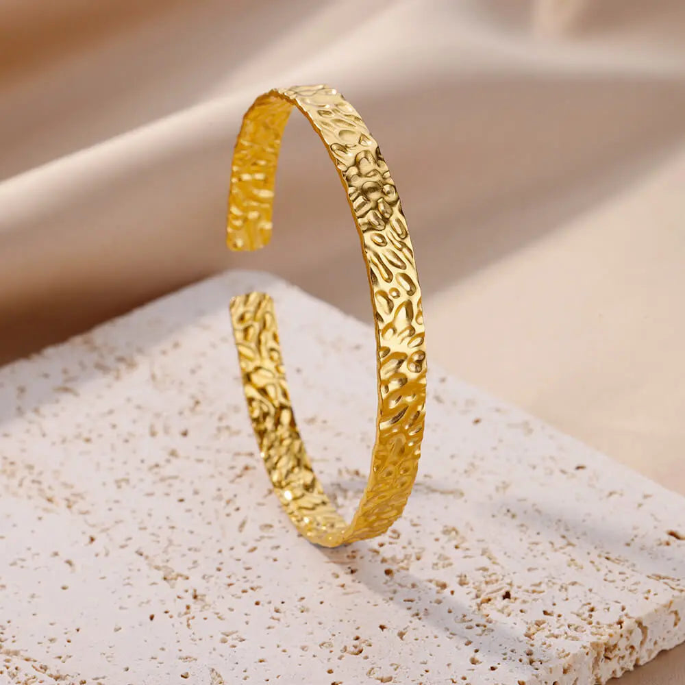 Simple Pleated Pattern Opening Bracelet Women - Norellé