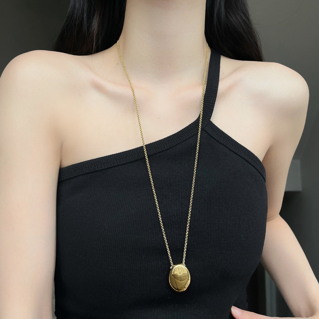 Titanium Steel Oval Pendant Necklace For Women Light Luxury Minority - Norellé