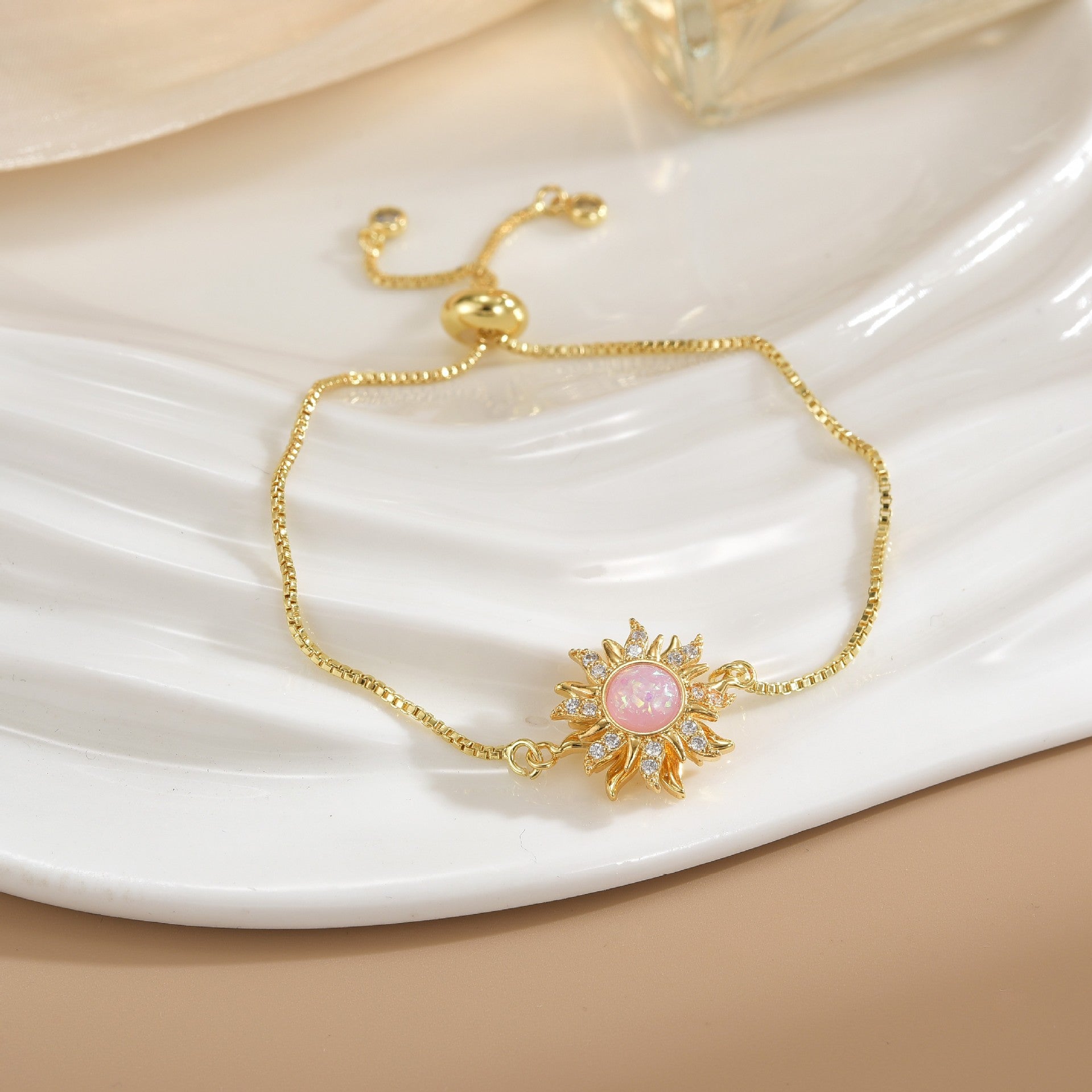 Simple Rotatable Flower Color-preserving Pure Copper Gold-plated Bracelet - Norellé