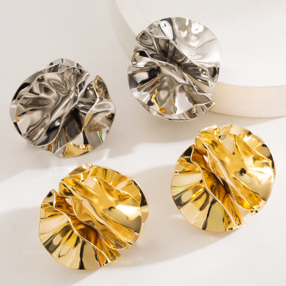 Metal Petal Flower Stud Earrings - Norellé