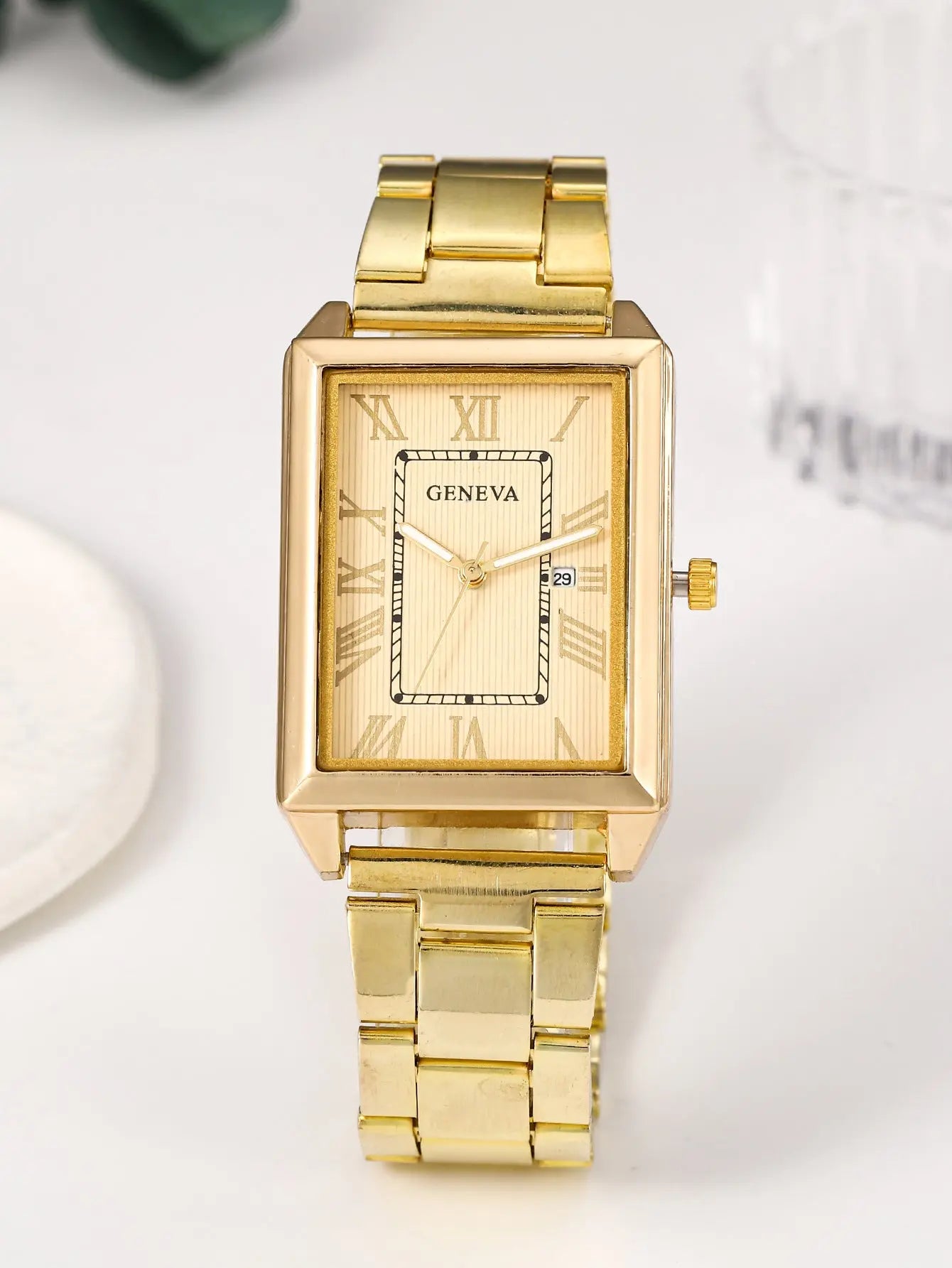 Retro Simple Stylish Square Dial Calendar Quartz Watch - Norellé