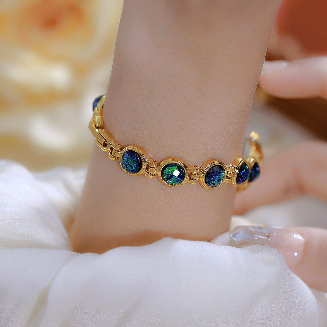 National Style Mid-ancient Light Luxury Malachite Bracelet Watch - Norellé