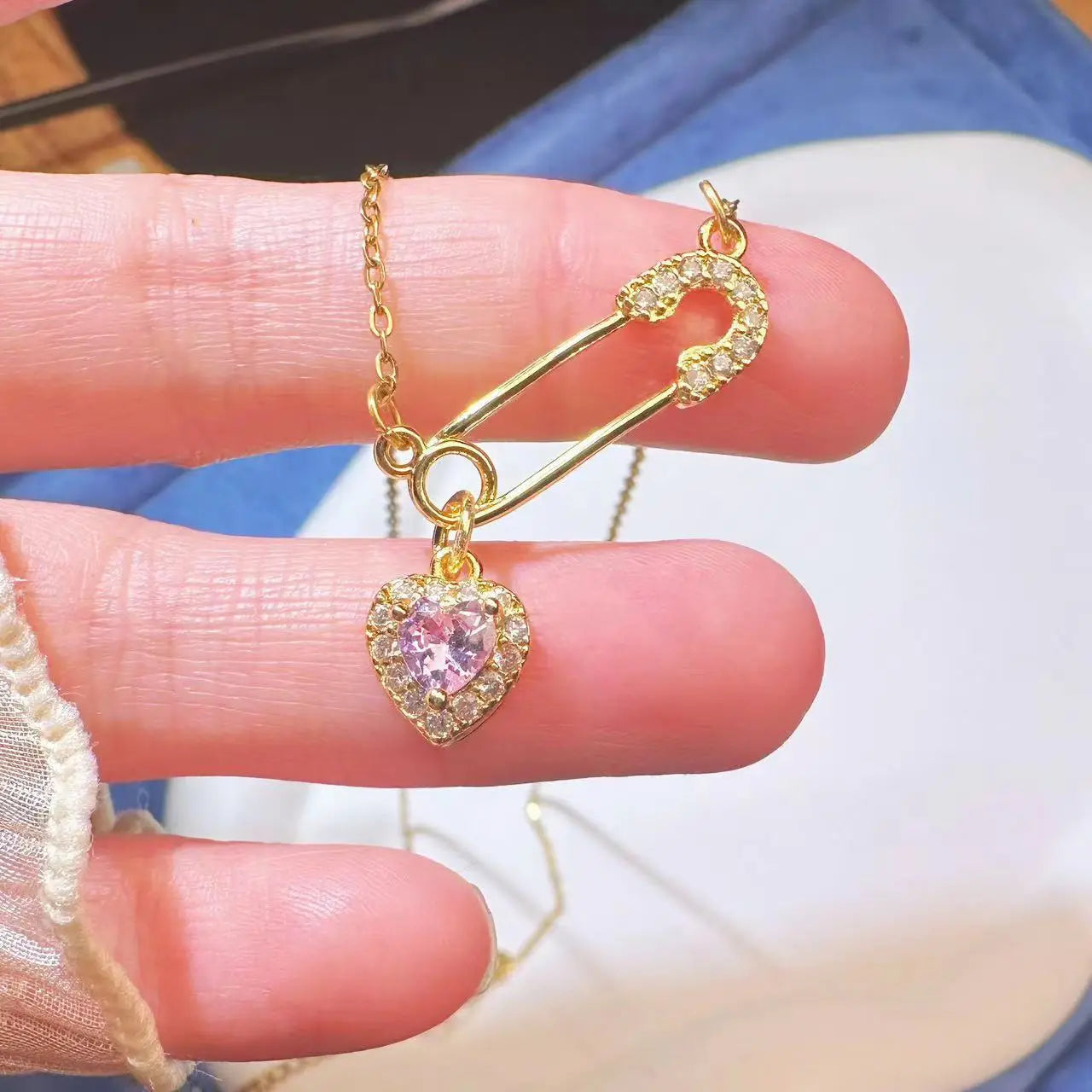 Women’s Personalized Pin Pink Heart-shaped Light Luxury Necklace