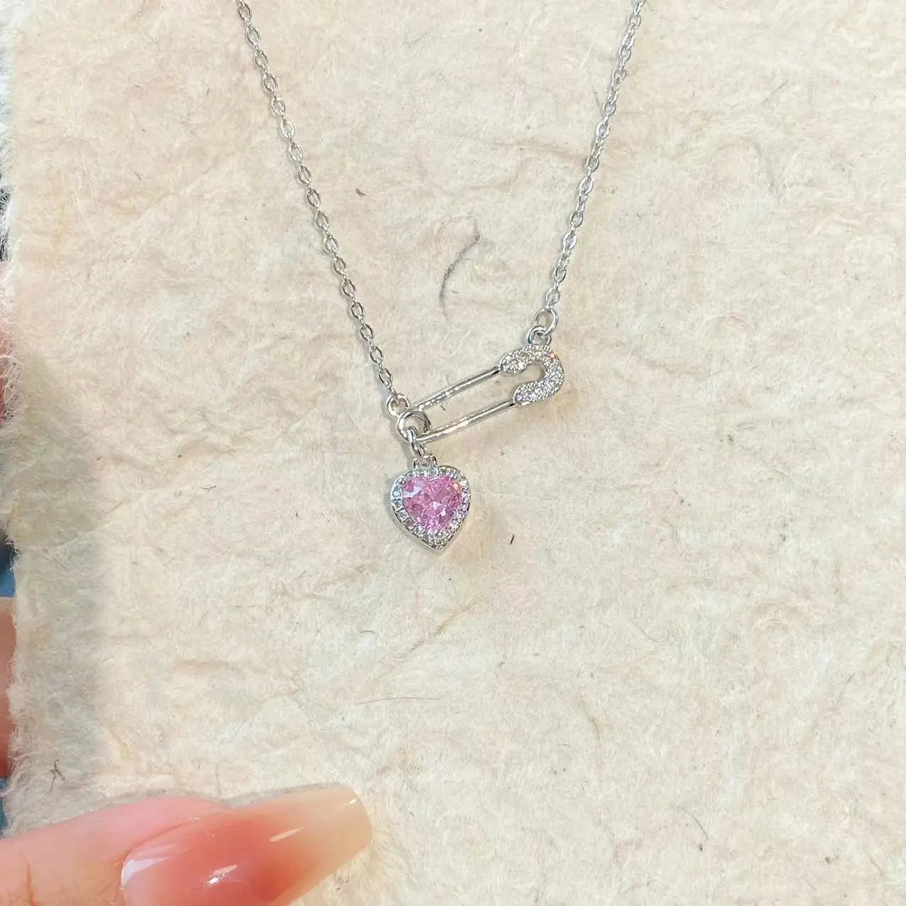 Women’s Personalized Pin Pink Heart-shaped Light Luxury Necklace