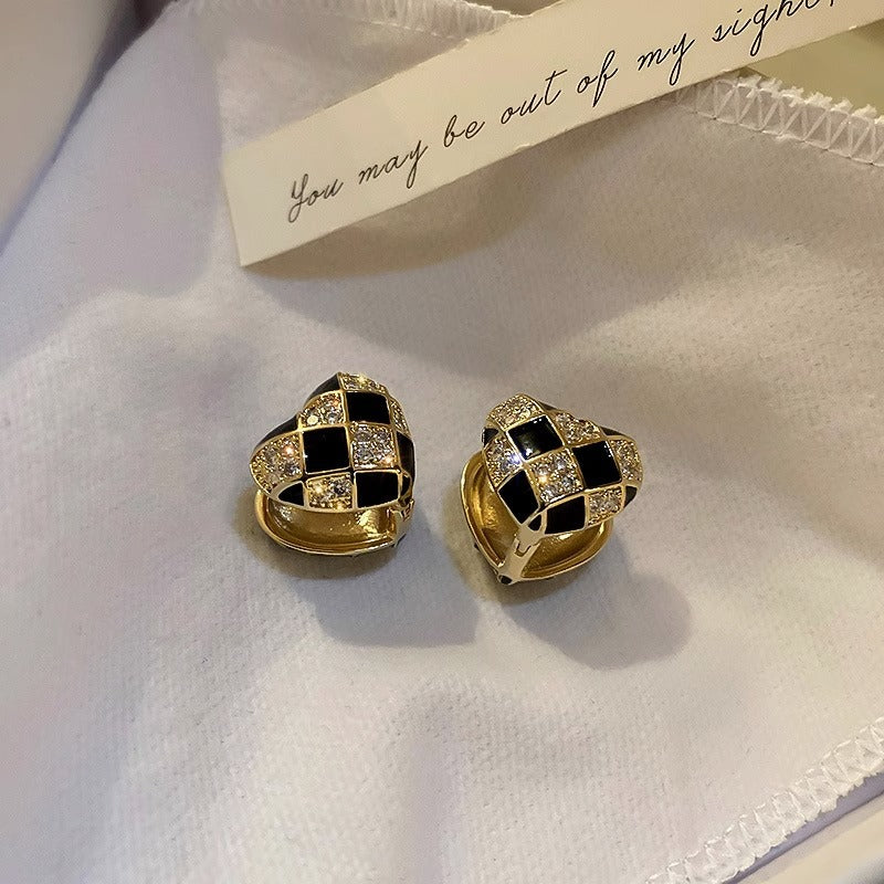Women's Fashion Best-seller Heart-shaped Plaid Stud Earrings - Norellé