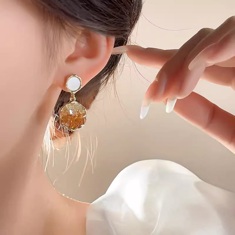 Women’s Brown Gradient Crystal Diamond In The Debris Stud Earrings