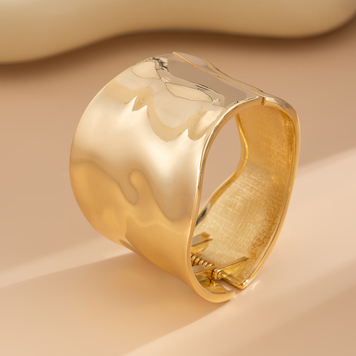 Irregular Metal Wide Curved Glossy Spring Bracelet - Norellé