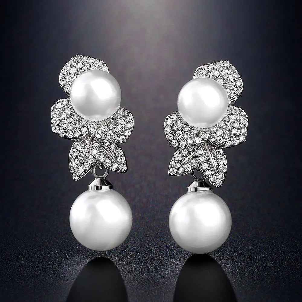 Retro Affordable Luxury Fabulous Pearl Earrings Female Fashion Simple Flower Zircon Ear Studs - Norellé