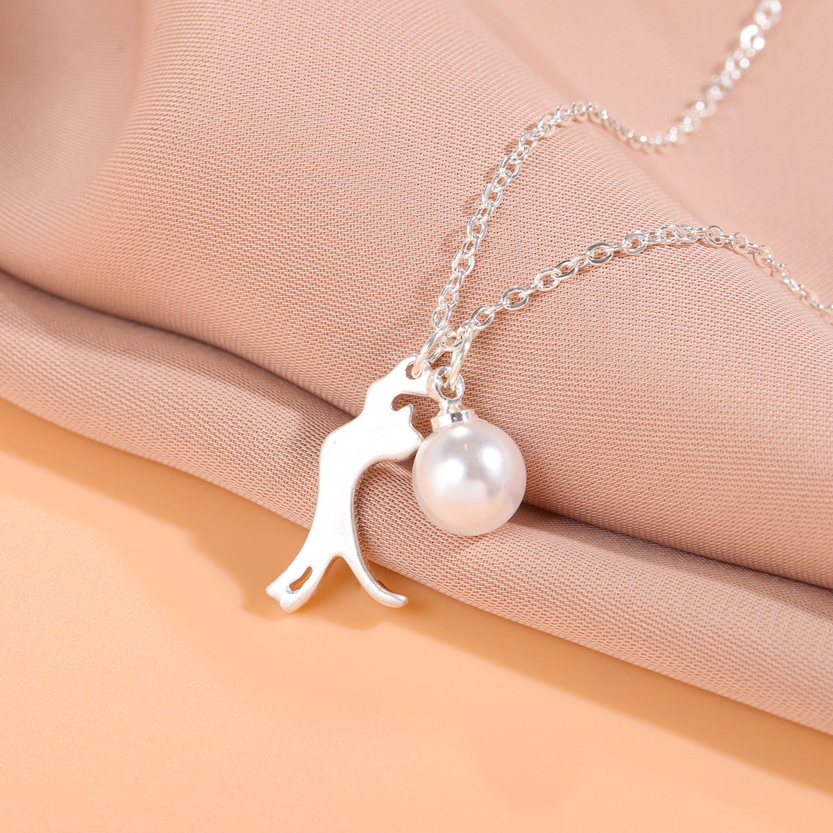 Cute Fashion Brushed Kitty Pearl With Clavicle Chain Necklace - Norellé